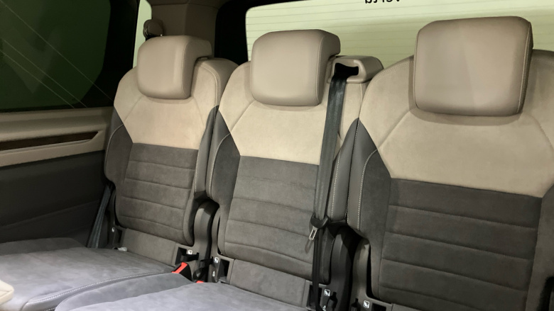 Volkswagen Multivan 2.0 TDI Style 5dr LWB DSG Diesel Estate